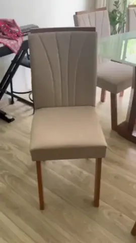 Dê uma olhada em Conjunto 6 Cadeiras Estofadas Apogeu Amêndoa Clean/Linho Rinzai Bege por R$1.203,73. Compre na Shopee agora! https://s.shopee.com.br/Vxp8Th5yR