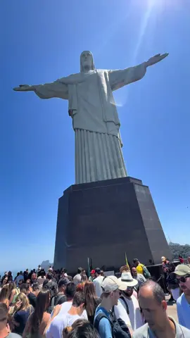 Eu já não to aguentando mais.. no YouTube era facinho 🥵🥵🤣🤣 #cristoredentor #RioDeJaneiro #humor #CidadeMaravilhosa #vacaciones 