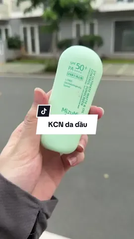 KCN kiềm dầu, mỏng nhẹ, k bí da #vuthaibinh #reviewlamdep #kemchongnangmizumi 