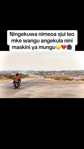 Au tungefunga tu kuliombea taifa😎#tiktoktanzania🇹🇿 #kenyantiktok🇰🇪 #buses #roadtrip #foryoupage @AbdulMsheli🤴 @MTEMBEZI 🇹🇿✧˚₊‧ @ROADLIFE TZ. 🛣️ @Tanzania_Cruise @__AIDAN__⚡️🦍💦 