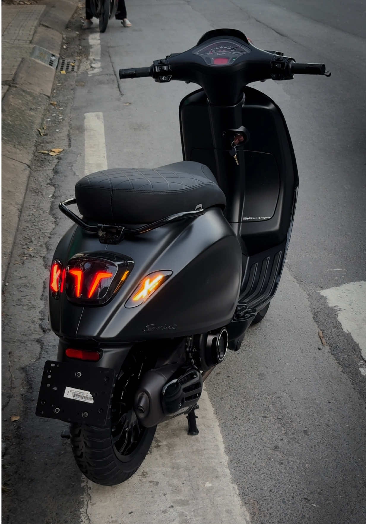 Vespa Đen Nhám có lên tí đèn đồ chơi #linhvespa #hotronglinhvespa 