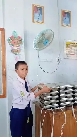 berbagi #mbg #berbagi