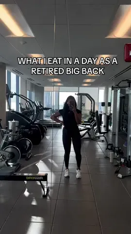 High protein meals that taste good and are easy to meal prep! Thats the secret on how to consistently eat healthy! #whatieatinaday #whatieat #highprotein #wellnesstips #wellnesscreator #personaltrainer #healthyrecipes #healthyeating #chicagocontentcreator 