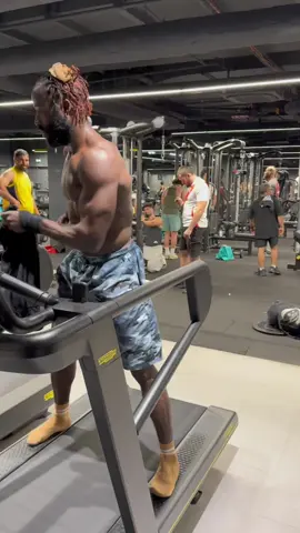 Practice makes perfect 💪🤯 #gym #reaction #fyp #france #challenge 