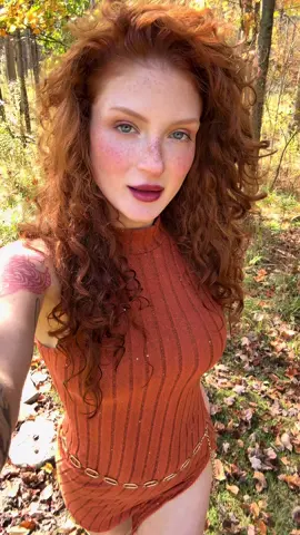 Autumn girl 🍁🍂🍃