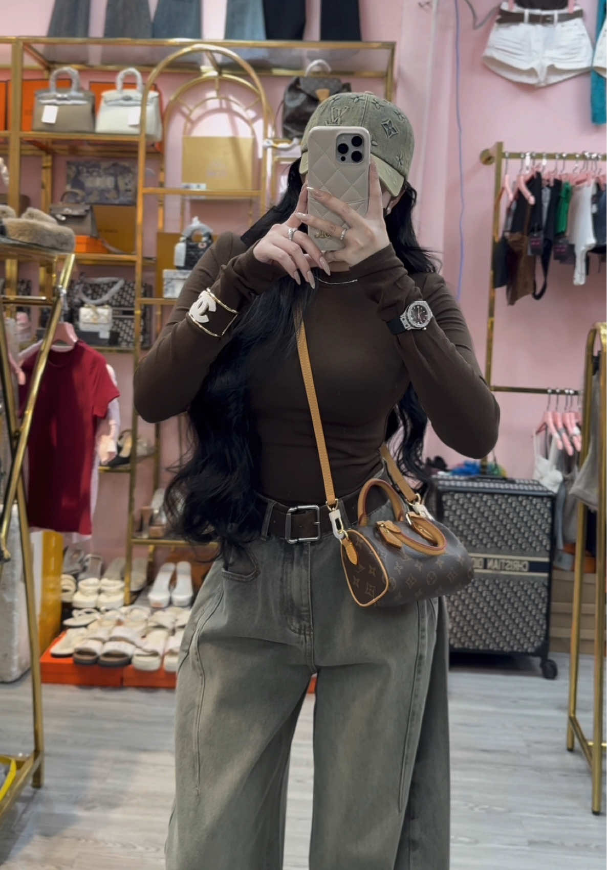 Năm nay hót tone nâu . em màu siêu trắng da##quanaodep##quanao##quanaohottrend##quanjeannu##bemuoixumiboutique