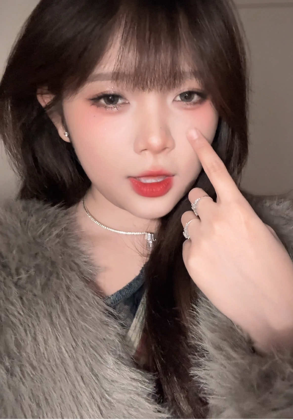 Phải thử make tone đỏ mụt lầnn #bienhinh #makeup 