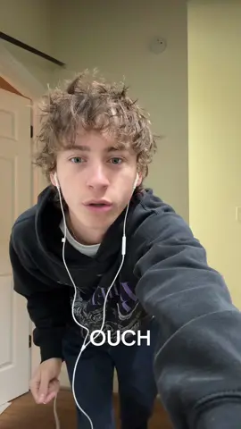 Let’s crush Monday and get a Smoodie #monday #goldengoose #fraternity #fypシ #foryoupage @Sam Shunney 