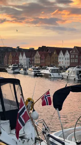 can’t sit still & forever falling in love with new places around the world ✨🌍 #travel #travelinspo #worldtravel #travelinginyour20s #adventure 