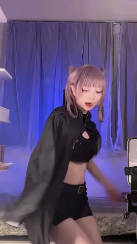 ナズナちゃんにもこれやらせないとね😌結構ノリノリで踊ってくれそう#七草ナズナ #コスプレ #よふかしのうた 