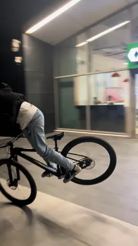 Yallannan Qabağ qaldırmağnan deyil onu hamı bacarır 👀👌#pusher #dirtjump #Bikelife #velo #global 
