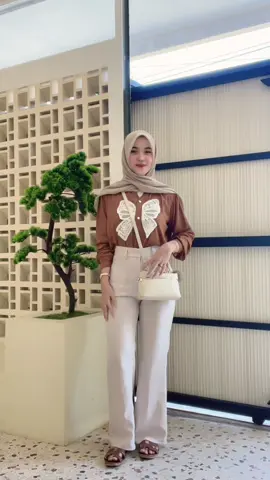 blouse coquette lucuk under di 100k murah bgt kann😍🫶🏻🤎#blouse #atasanwanita #murahbanget #pita 
