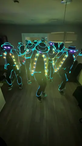 New dance style 😎🥶 #transmuters #event #show #neon #leddance #fyp #viral #light #srilanka @Ash 😎 @Brown king @Salin🐉 @Awishka Dilshan @Deshu :) 