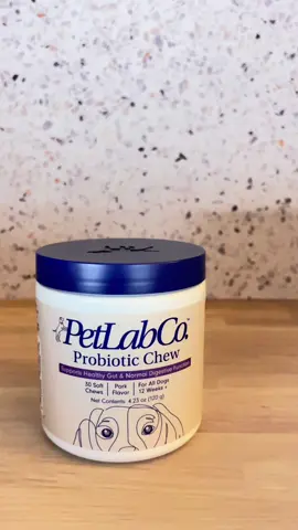 They think it’s a treat, but it’s actually health magic. 👀🐾 #dogwellness #petparents #healthydog #dogmomlife #dogdadlife 