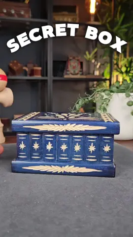 A key but no lock, how does it open?!! #puzzle #puzzles #brainteaser #gift 