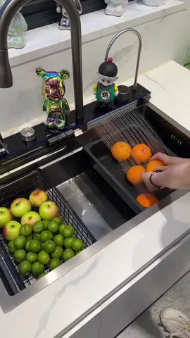 Discover a sink that’s both practical and chic. #kitchensink #nyc #california 