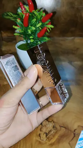 lipstik matte Soft ringan dibibir hasil akhir yang satin #otwoo 