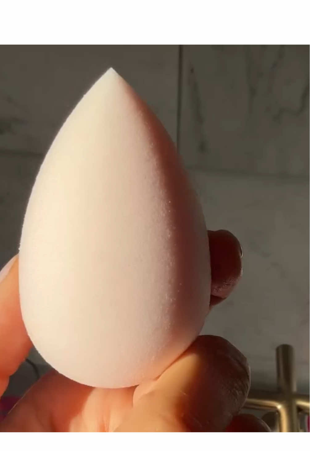 Wet, squeeze, and bounce your way to a flawless blend every👏single👏time👏. 