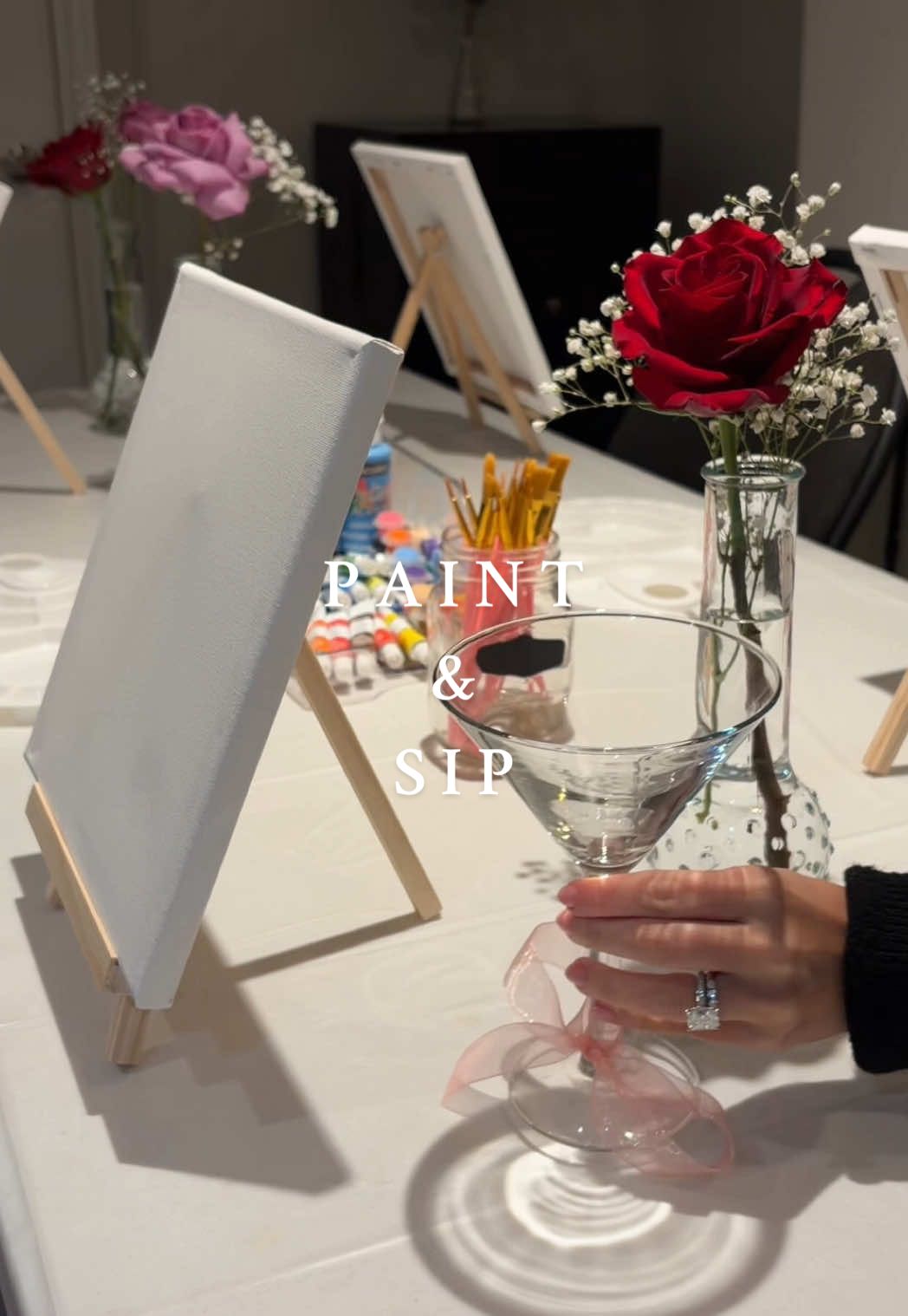 Paint & sip girls night 🎨🍸🎀 #paintandsip #girlsnight #diycrafts #hosting #girlsnightin 