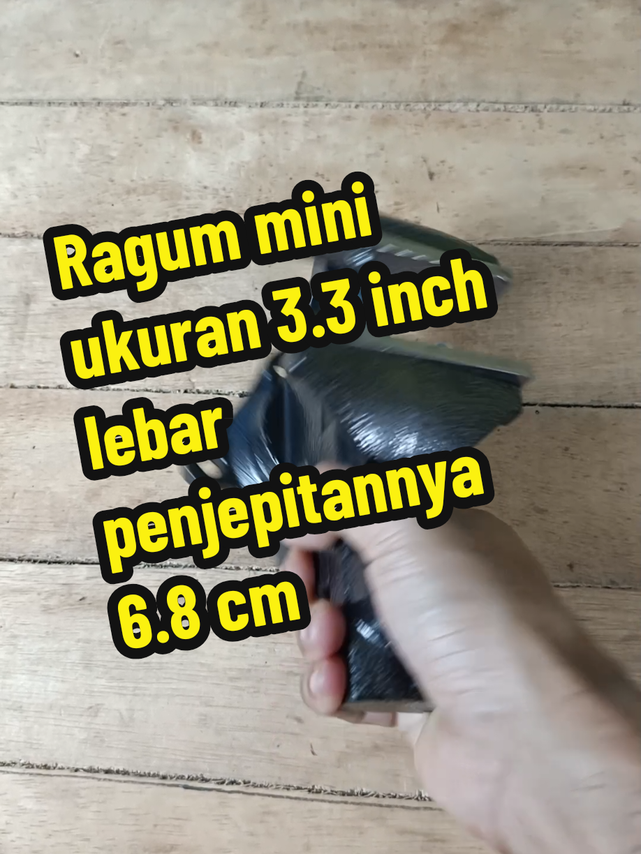 Ragum mini ukuran 3.3 inch lebar penjepitannya 6.8 cm #ragum #ragummini #ragumminimurah #ragummejamini #ragumjepitmini 