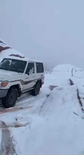 #اكسبلورexplore #اجواء_الشتاء #ثلوج_السعودية #ثلوج_تبوك #علقان_الزيته_جبل_اللوز 