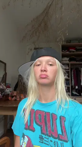 🤨