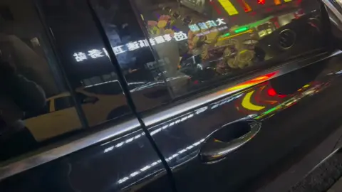 要是结婚是要你奔赴人间疾苦 请你不要羡慕婚车里的新娘  我希望你一直做你自己