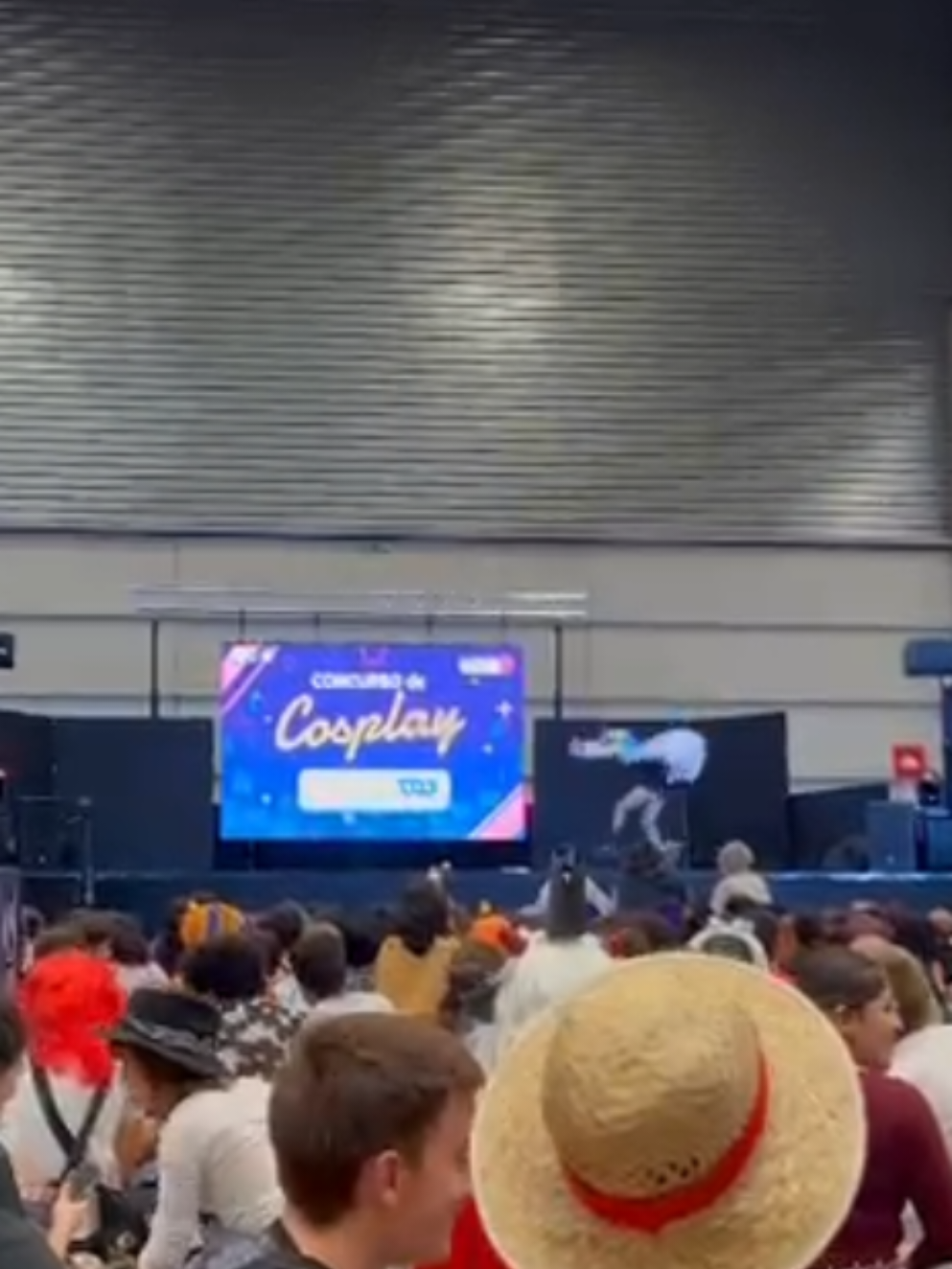 Tremendo lo que me metí antes de salir al escenario JAJAJAJAJ el audio de los videos es lo mejor @Japan Weekend  ˗ˏˋ𖤐⭒๋࣭⭑✶⋆.°*ੈ✩‧₊˚ˎˊ˗ #fyp #japanweekend #cosplay #rainbowdash #character 