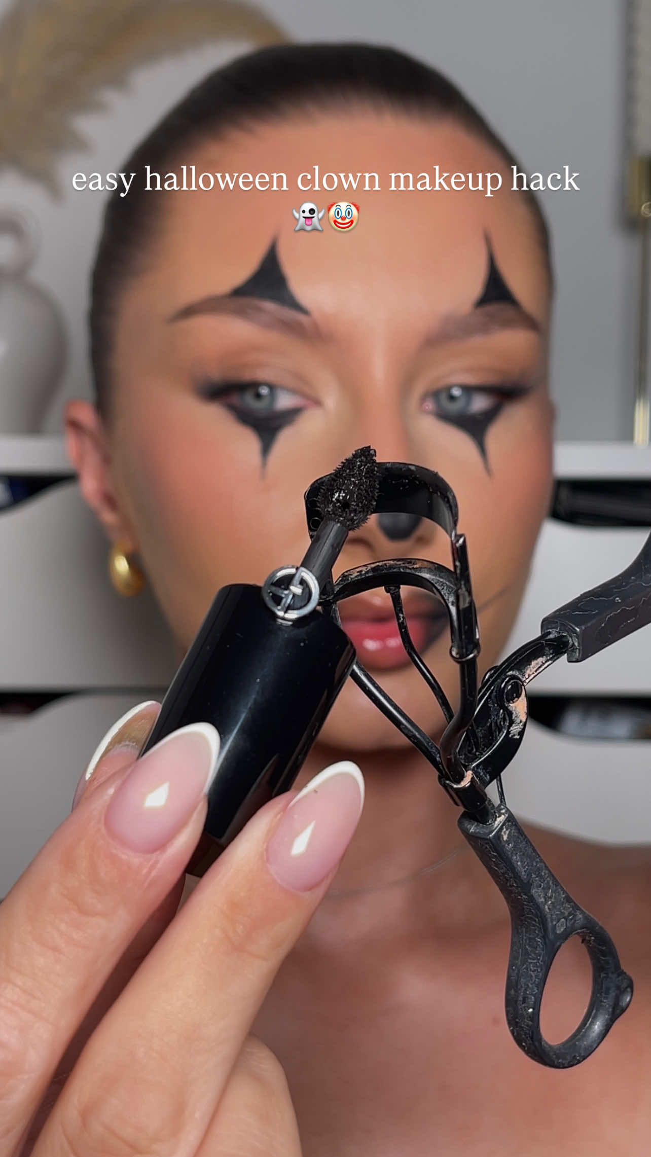 easy clown makeup hack for Halloween🤡✨ #makeup #makeuphacks #halloween #halloweenmakeup #makeuptransformation @Armani beauty @YSL Beauty @Fenty Beauty 