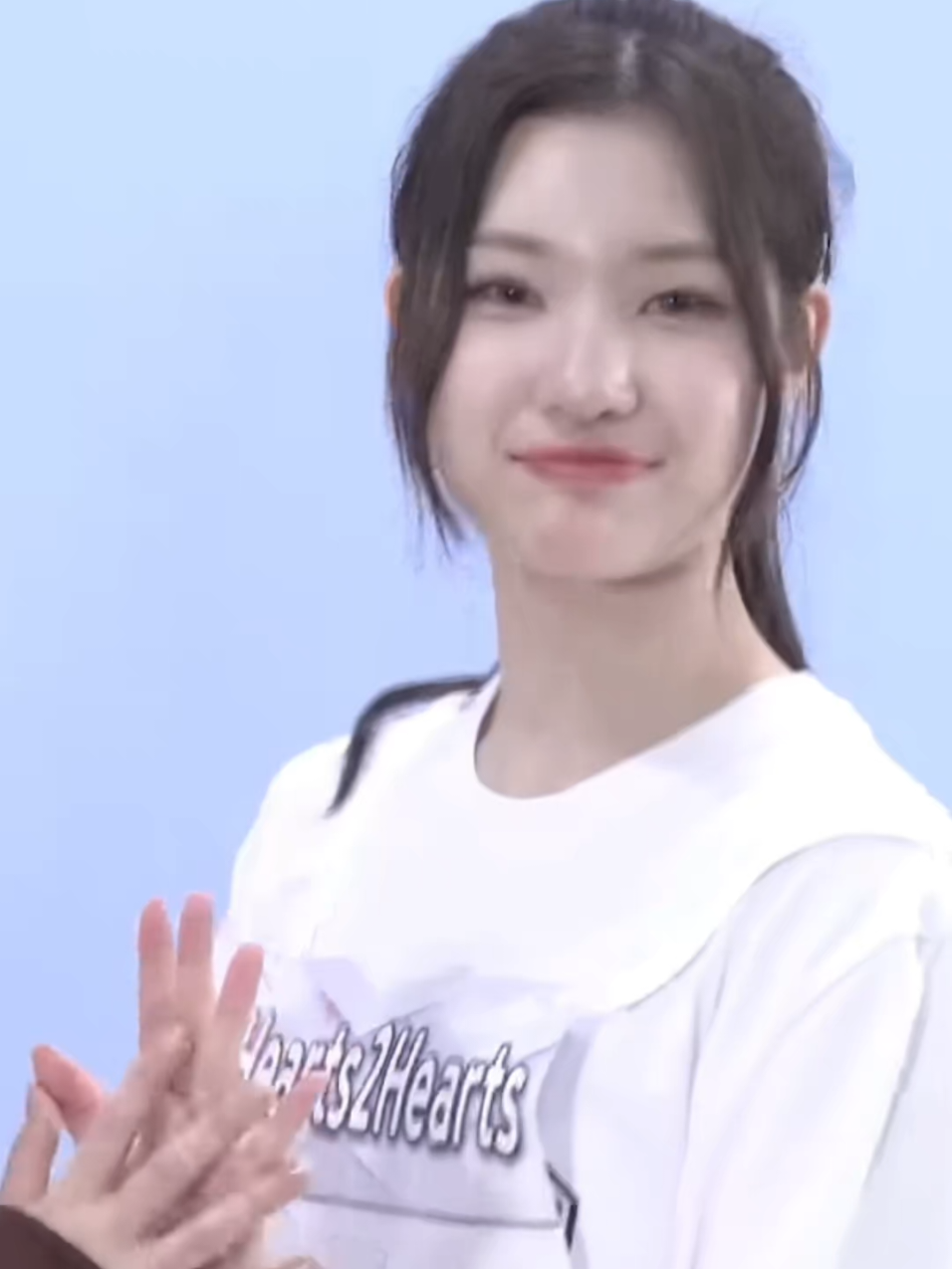 Juun : Aigooooo ~~~ Jiwoo : Ahhhhhhh ~~~ #Jiwoo #Juun #hearts2hearts #하츠투하츠 #Ujuz 