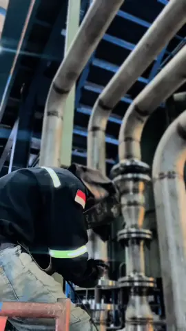 jangan sampai lupa goyangan ny kawan🤠 #kuliboy212  #welderindonesia🇮🇩 #weldingtiktok #weldergtawsmaw #kulipabrik 
