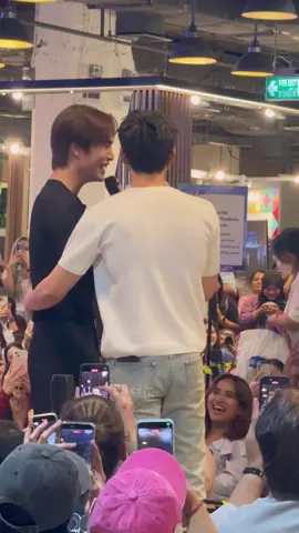 แว่น..มานี่มา คือ !!!!!!!!  ว่าไงนะคะ !!!!!!!  กี้ดดดดดดดดดดดด #GMMTVFANIVALxGeminiFourth #Gemini_NT #fourthnattawat 