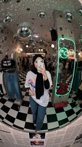 join trend GeminiAI🙌🙌 Prompt : Please take a selfie taken from above, reflecting the image of a young woman taking a photo in a large, circular convex mirror mounted on the upper wall. This mirror creates a distinctive 