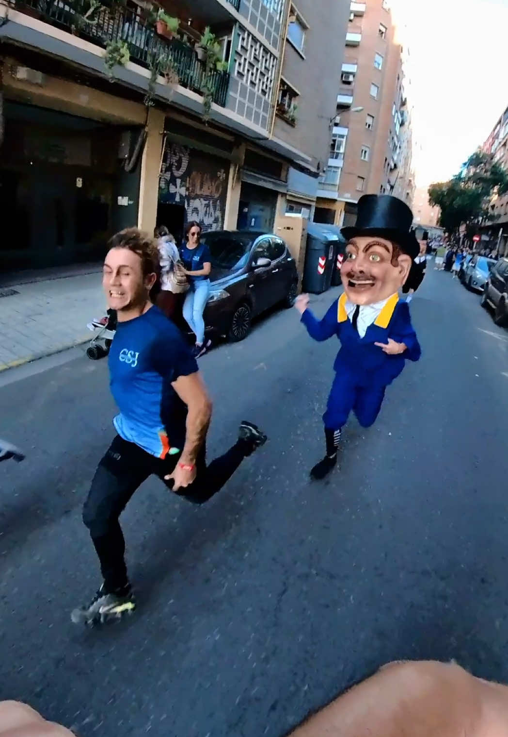 🧏‍♂️ Aquí huele a comidaa - Cabezudos Arrabal Prefiestas Pilar 2025 #cabezudos #cabezudosarrabal #cabezudoszaragoza @Cabezudos Arrabal 