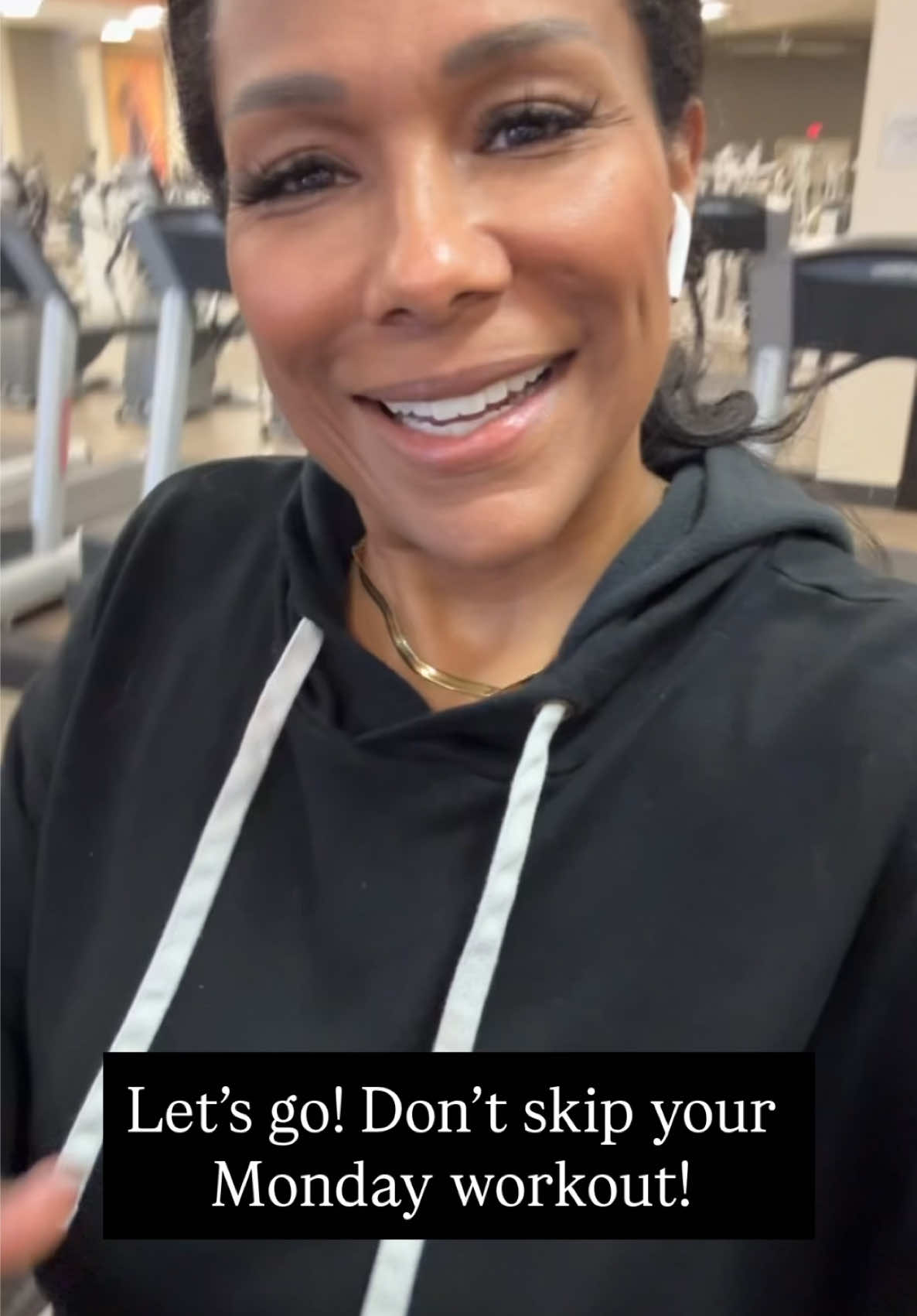 Start your week off strong! Don’t skip your workout today! 💪🏽