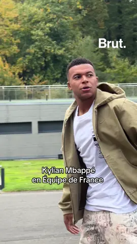 Kylian Mbappé arrive en Équipe de France. #TikTokFashion #equipedefrance #mbappe #kylianmbappe  