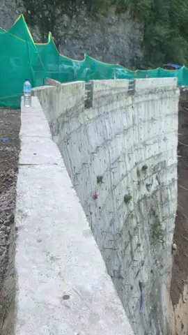 Yektarfi bato kholla xa hai sathi haru 