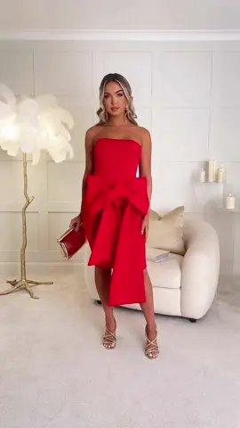 Forever in our bow era 🎀✨🫶🏼 The perfect occasion outfit does exist! How stunning is our ‘Classy Dream’ bow dress?!✨  Heart this post if you love this look 😍