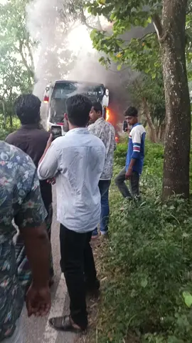 ঝালকাঠি শহরতলী প্রতাপ এলাকা  থেকে শুরু করে ভৈরবপাশা পর্যন্ত মোটরসাইকেলকে ঢাকাগামী সাকুরা পরিবহনের একটি বাস চাপা দেয়। এতে প্রথমে মোটরসাইকেলে আগুন ধরে যায়। সাথে সাথে সাকুরা পরিবহনের গাড়িতেও আগুন ধরে যায়। দগ্ধ ব্যক্তিদের উদ্ধার করে বরিশাল শের-ই বাংলা মেডিকেল কলেজ হাসপাতালে প্রেরণ করা হয়েছে।