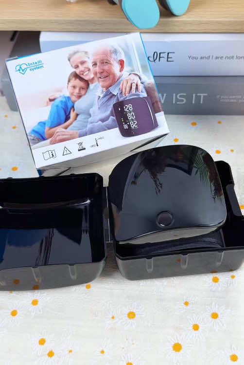 No need to roll up your sleeves, measure easily anytime and anywhere to monitor your blood pressure and sugar! #BloodPressureMonitor#PortableHealthDevice#HealthMonitor#BPTracking#HealthTech#WellnessProducts#HomeHealthCare #TechForHealth#HomeHealth#FamilyHealth#DailyHealthCheck#HealthyLifestyle#HealthAtHome