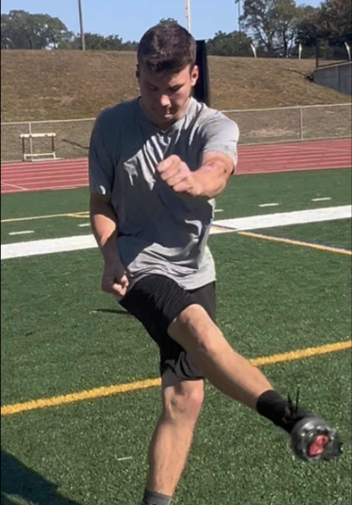 🚨1️⃣ST YEAR KICKER GEORGE HARCHER (Soph Pascack Hills HS) COMES TO EVERY SESH WITH A POSITIVE ATTITUDE AND GOOD VIBES‼️‼️‼️👟🏈🤘 #krautmankicking #kicker #newguy #positivity #goodvibesonly 
