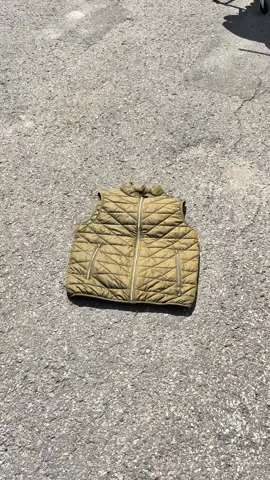 Des manteaux de transition pour vous accompagner tout au long du mois d’Octobre. Disponible en ligne sur ookpikworld.ca —  Transitional jackets to carry you through October. Available online at ookpikworld.ca  #ookpik #menfashion #menstylefashion #fw2025 #mencoat 