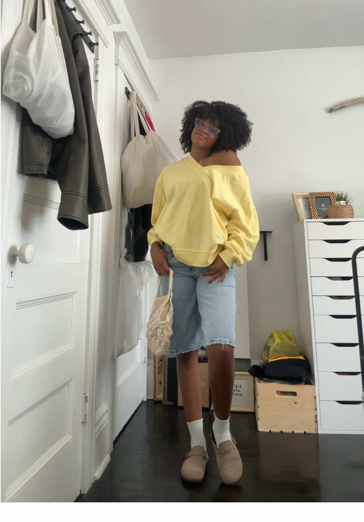 This shade of yellow just feels like sunshine ☀️✨ matching the mood & the weather today 💛 #OOTD #OutfitInspo #StyleTikTok #FallFashion #YellowVibes @BIRKENSTOCK 