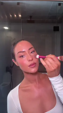 5 min makeup 💜 Foundation: @Haus Labs  Concealer: @Hourglass Cosmetics  Contour: hourglass Powder: @Huda Beauty  Eyeshadow: @DUNDAS World  Bronzer: @maccosmetics  Lip liner: @makeupforever  Gloss: @rhode skin  Blush: @Kosas @BASMA Beauty  #grwm #easymakeuptutorial #beautytips #tiktokforthegirls 