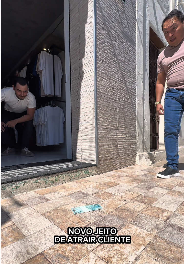 💸 O cliente viu 100,00 no chão… mal sabia que era a entrada do investimento 😂🔥 #modamasculina #moda #dicasdelook #danielimportados #viralreels