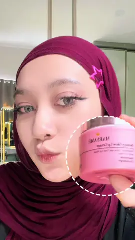 Nggak mau ribet? Oles day cream Maryame, beres. Cerah dan lembap seharian.” Teksturnya ringan, hasilnya nggak main-main. ada niacinamide 5% yang bantu kulit tetap cerah✨ #fyp #maryame 