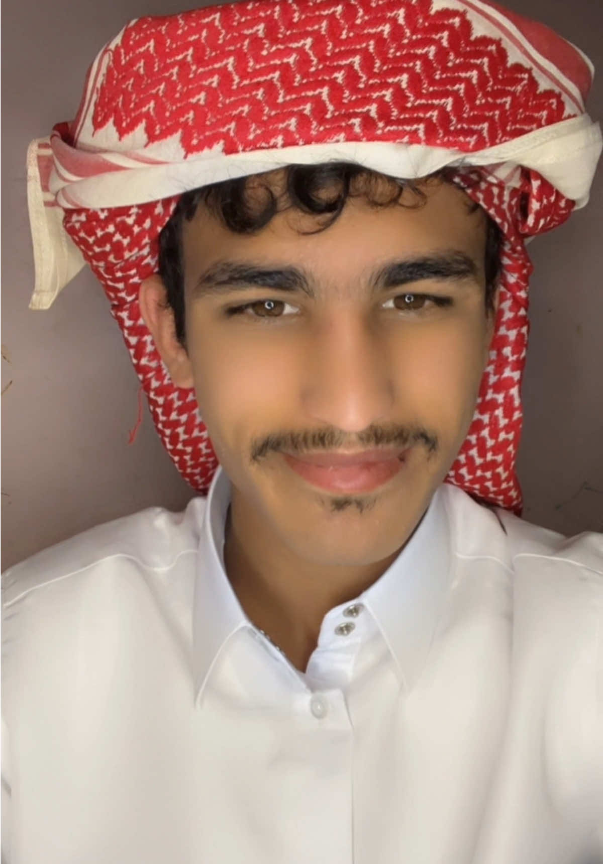 كرهت المااي من كثر اليشربون 😉#سلطان_الفداغي#العراق#شعر#السعودية#سمير_صبيح 