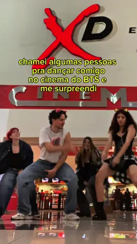 O que acharam dos ARMYs?🥹🫰 #armybts #btsmovieweeks #bangtan #bts #baepsae @gigios ☭ @seo | ✚✖︎✚ @menatinis 