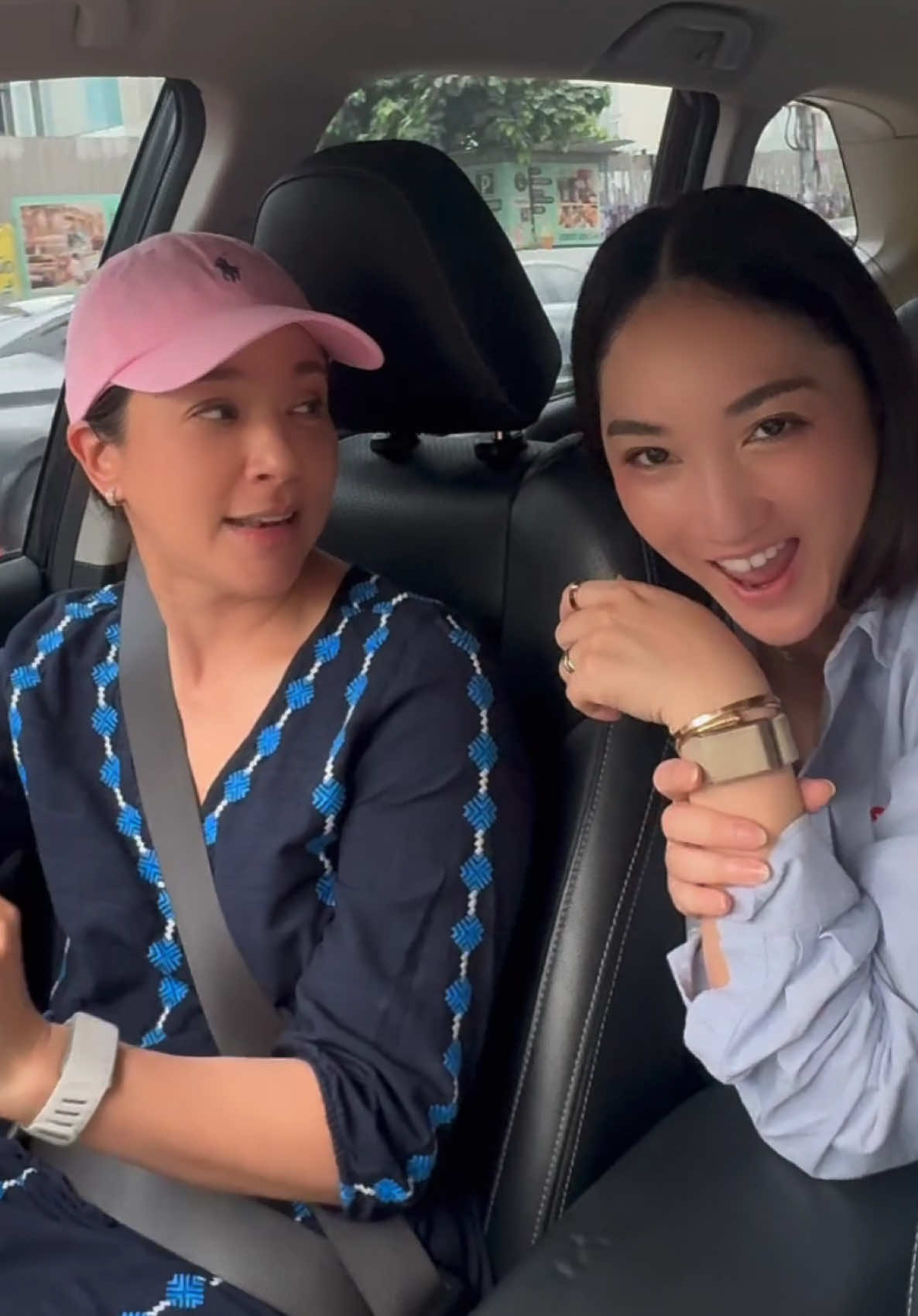 ก็แค่ติดเพื่อนนนนน นั่งรถมากรุงเทพกับเพื่อน เพื่อแค่มาส่ง 🤣🤣🤣@bussakornwongpuap @Mammcintosh 