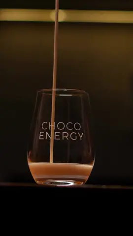 Sabe aquele momento em que a cremosidade encontra o sabor? 🍫 É o Choco Energy na sua forma mais irresistível: textura aveludada, zero açúcar, proteína e energia de verdade. #chocoenergy #100porcentovc 
